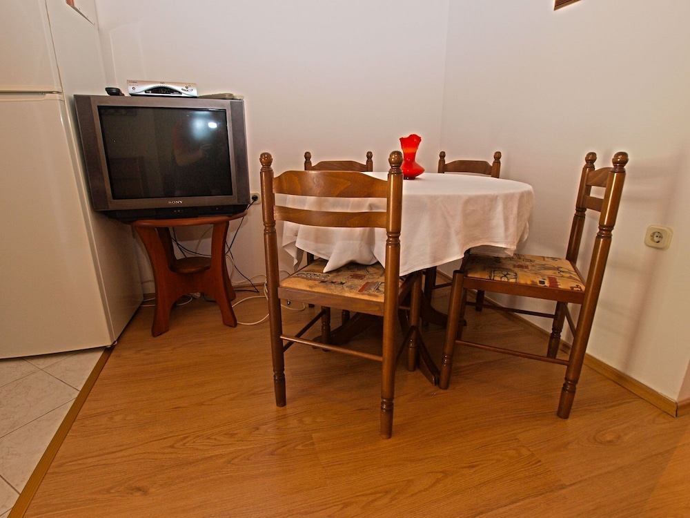 Apartment 613 view 3