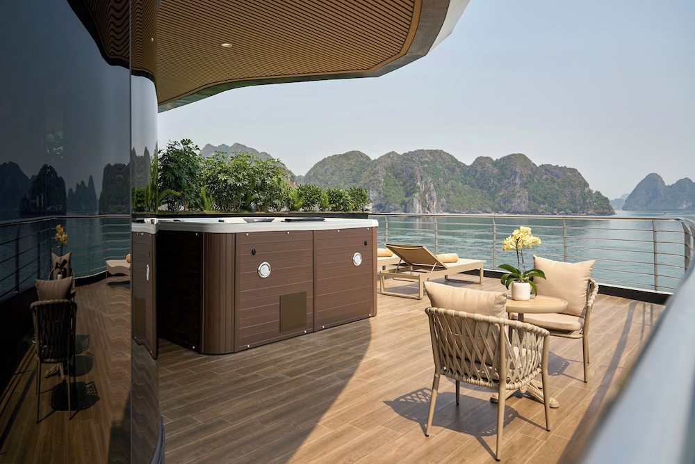 Calista Halong Bay Cruise