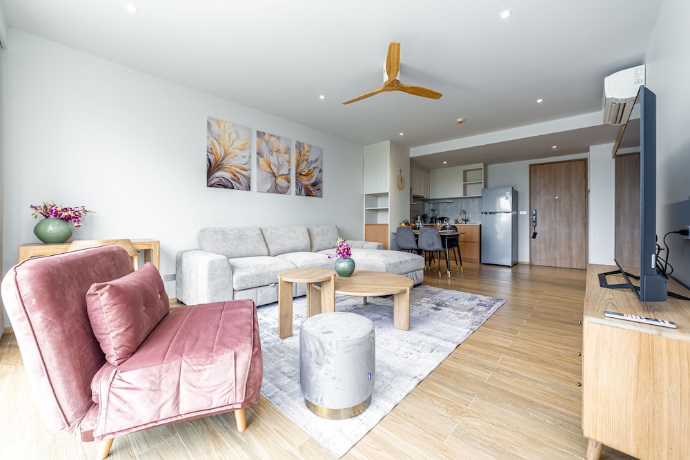 Seaside 1BR 200 m to BangTao beach