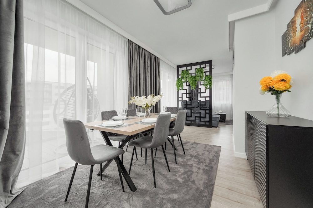 Białowieska Apartment Wrocław by Renters