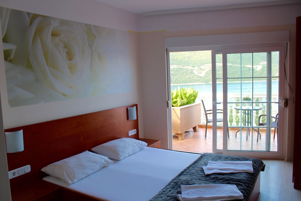 Villa Amfora view 2