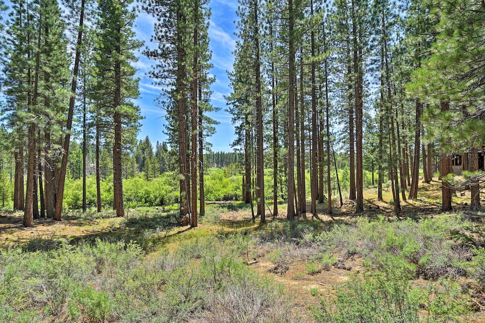 Lake Tahoe Vacations - South Lake Tahoe Home w/ Deck: 4 Mi to Heavenly! - Property Image 9