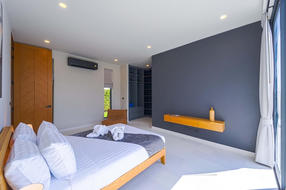 Luxury 5 Bedroom Pool Villa KH-C1