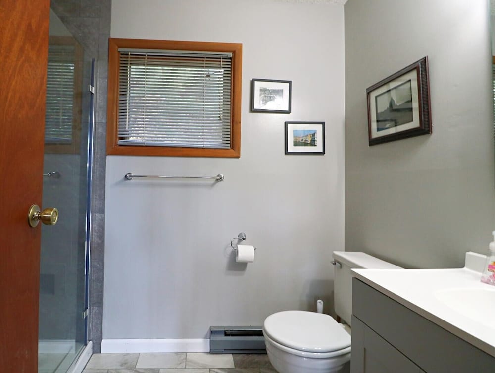 Koby 4 Bedroom Home by RedAwning view 3
