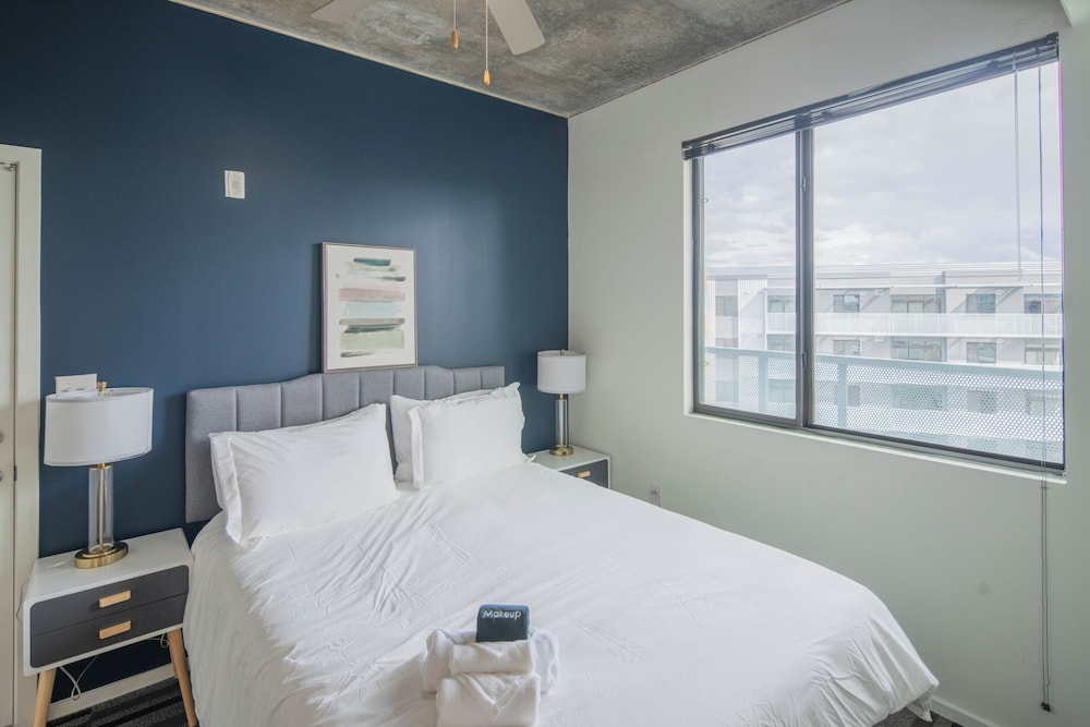 ROVE LIVING/KL - Roosevelt Point