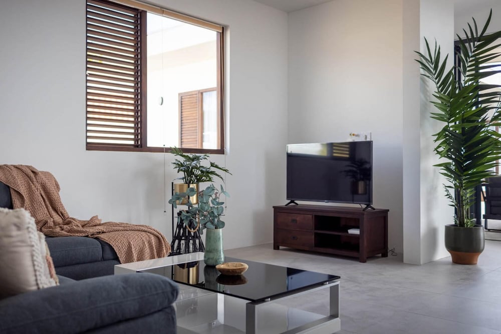 La Perla Chic Panoramic Designer Villa