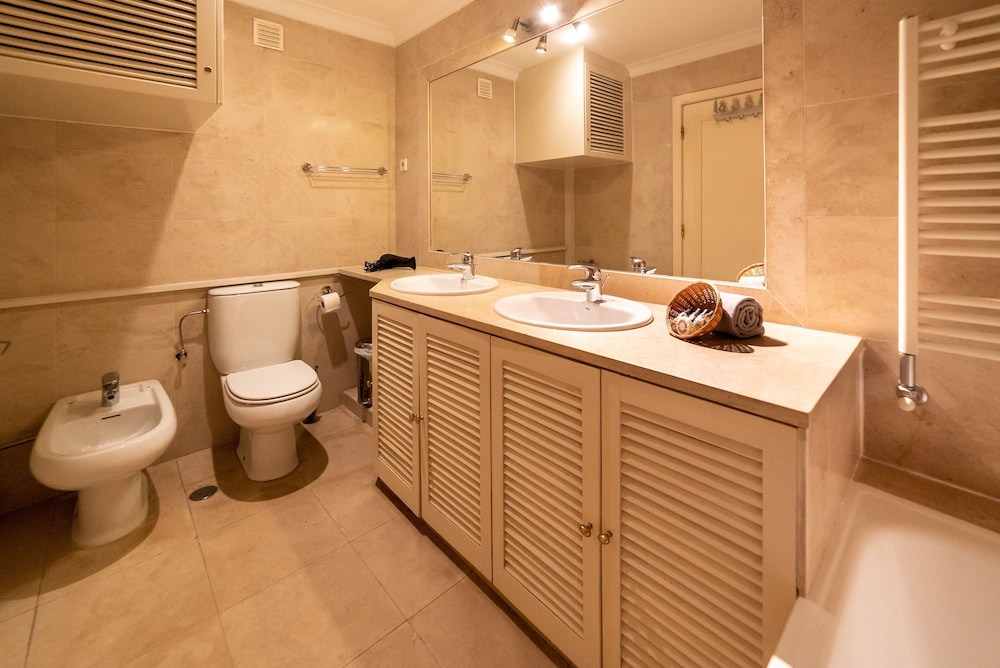 Chiado Apartments