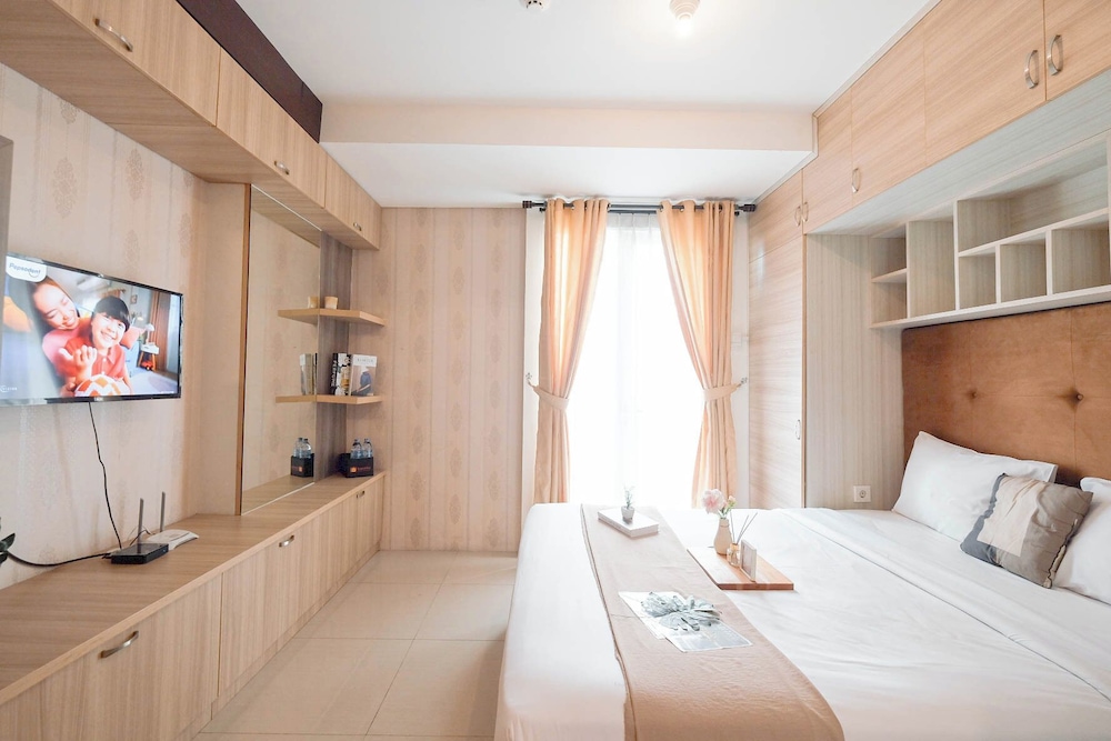Studio Apartment Near Kalibata Station At Woodland Park Residence