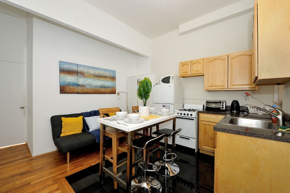 Midtown West Furnished Apartment 3BR Perfect Share