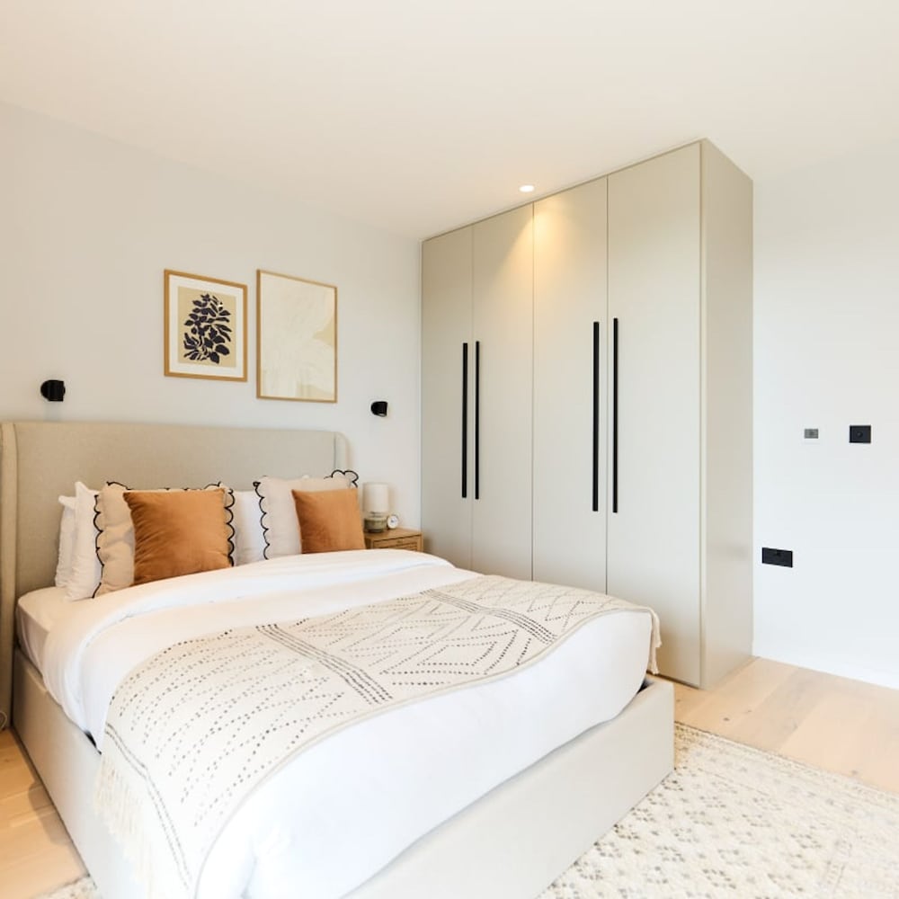 The Brondesbury Scenery - Bright 1bdr Flat With Balcony Parking