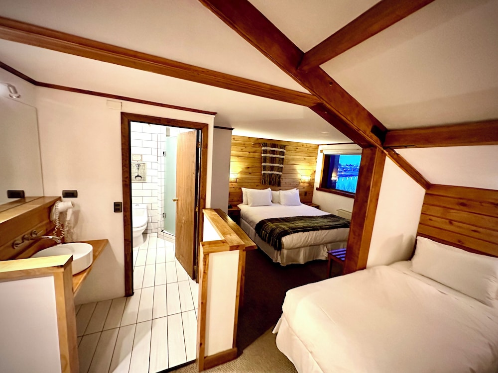 Weskar Patagonian Lodge