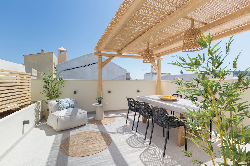 Old Town Charm-Cozy 2BR with Rooftop
