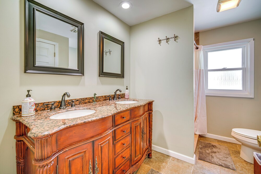 8 Blocks to Beach: Bbq-ready North Cape May Home!