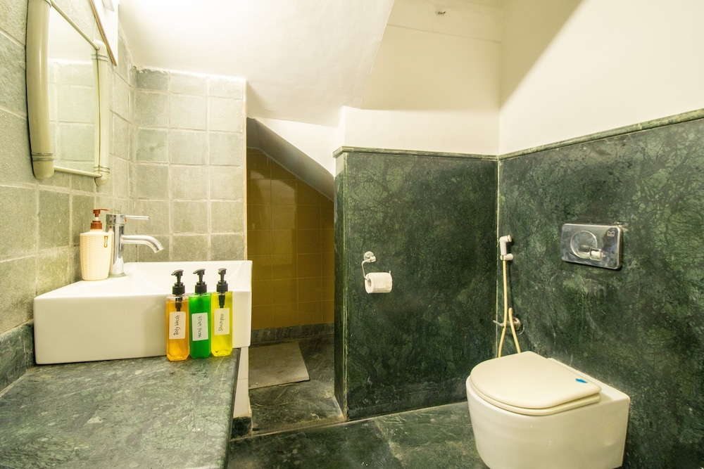 Opulent Antique 6BR Villa in Gurugram