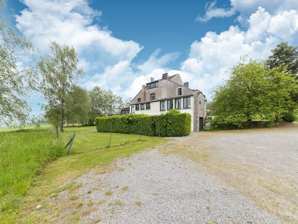 Villa in Ardennes With Sauna and Jacuzzi