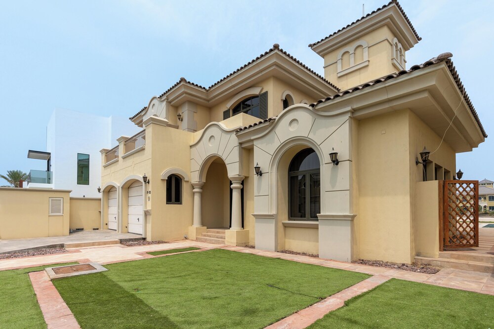 Private Palm Villa - Mint Stay