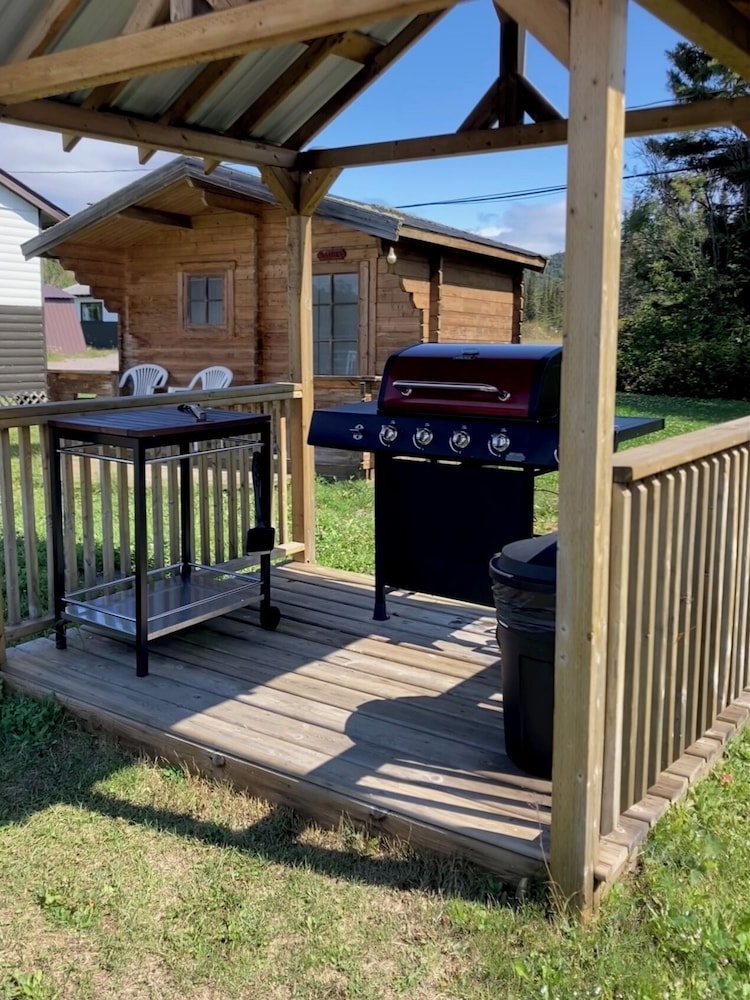 Jackfish Lake Cottages Motel