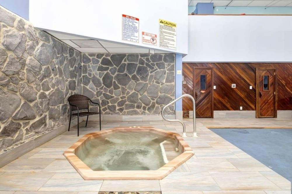 First Floor Studio Resort Access Portable AC