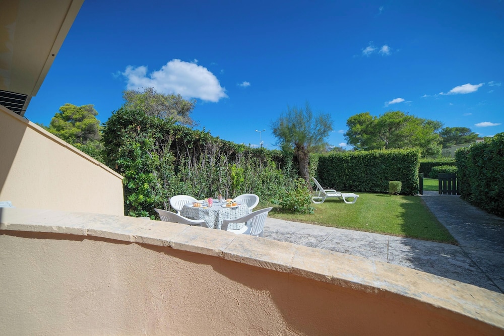 Le Onde Apartment 3 With Pool and Sea