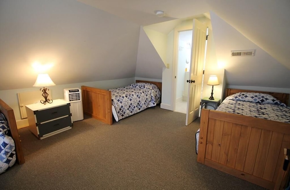 Delaware Avenue 32A