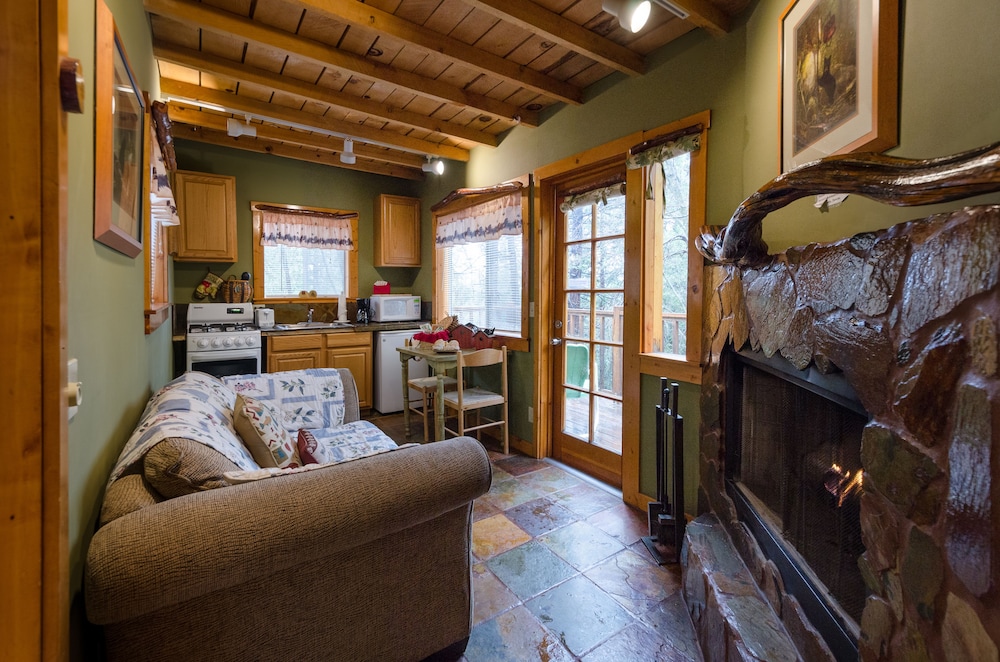 Idyllwild Bunkhouse