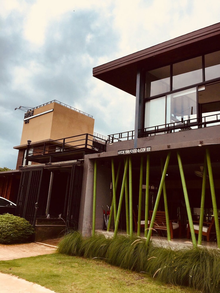 Hotel Hyde 198 Homeresort - Image 1