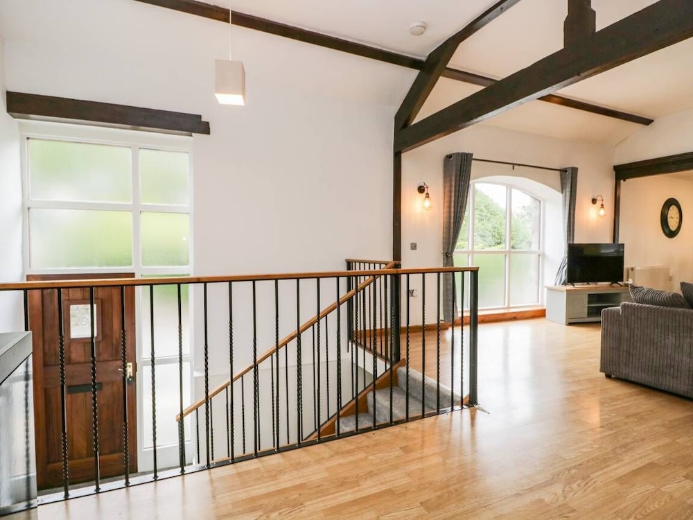 COACH HOUSE