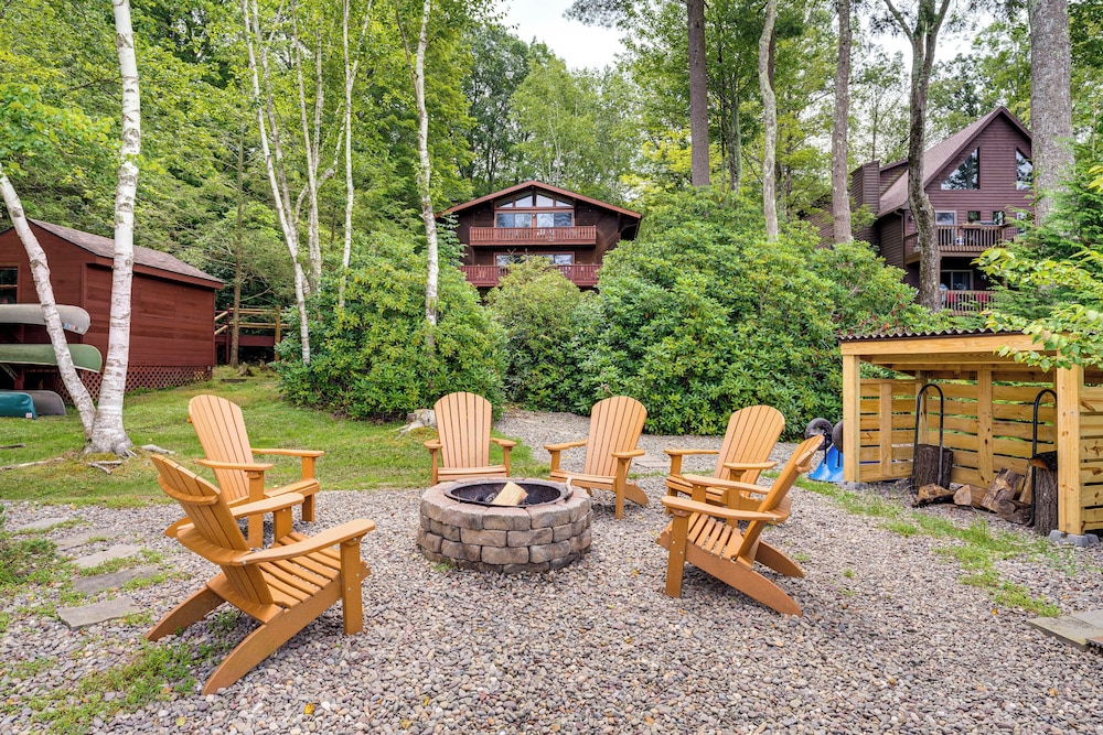 Dock & Hot Tub: Scenic Beech Mountain Lakes Gem!