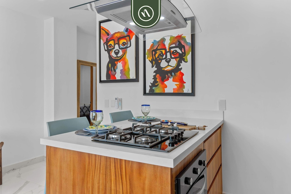 New 1 BR Condo - Rooftop Pool - Oceanview
