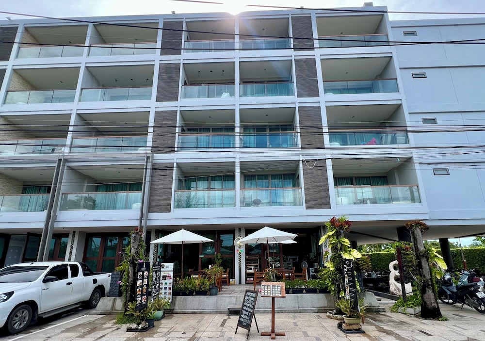 The Regent Bangtao by RESAVA
