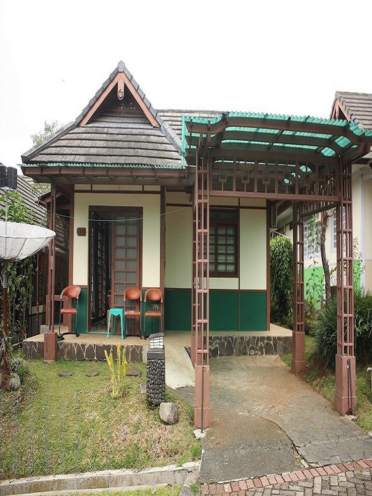 Villa Kota Bunga Sakura