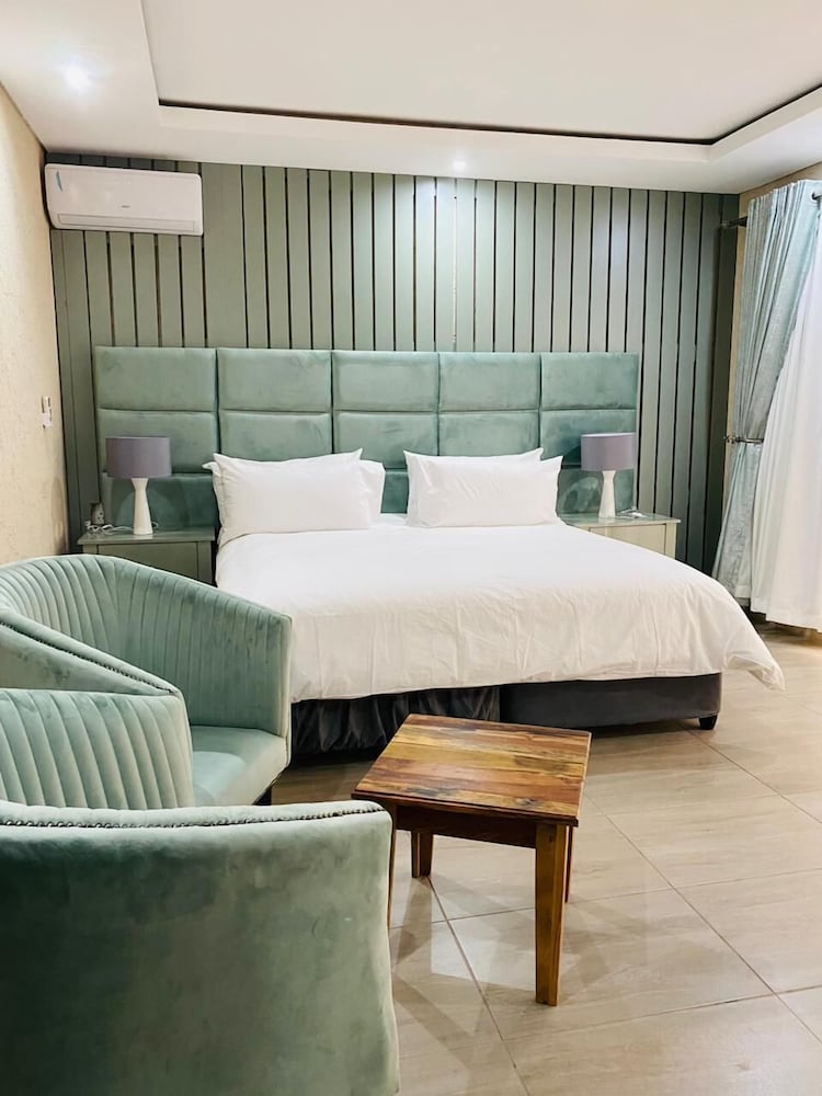 GEORGE B BOUTIQUE LODGE