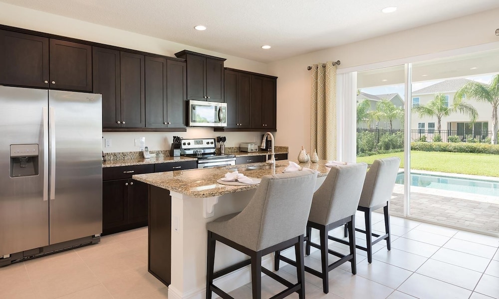 510 BS - 5BD Elegant Escape: Private Haven