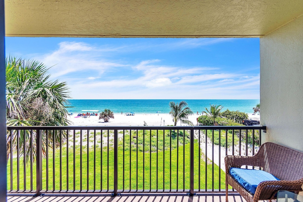 Land's End 11-306 Beach Front - Premier