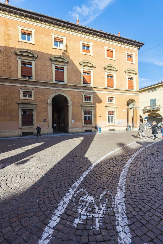 Wonderful, Quiet and Bright Apartment. In the Center Historian