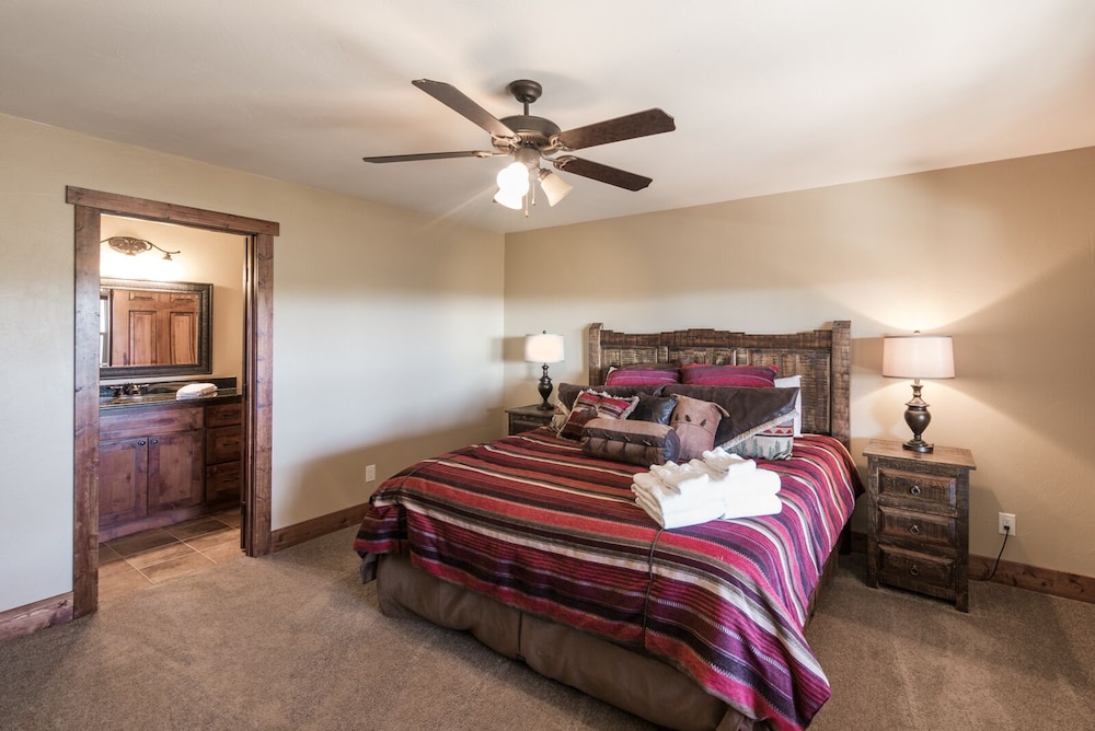 Abbey Lodge by Ruidoso Vacation Rentals view 4