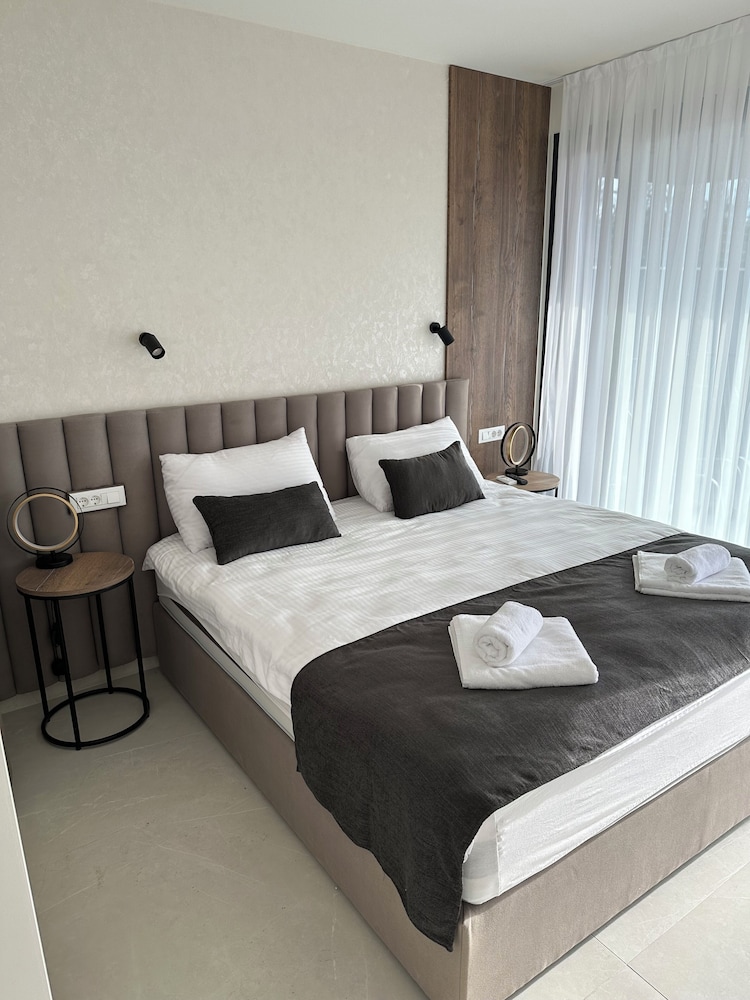 Zados Luxury Residence view 4