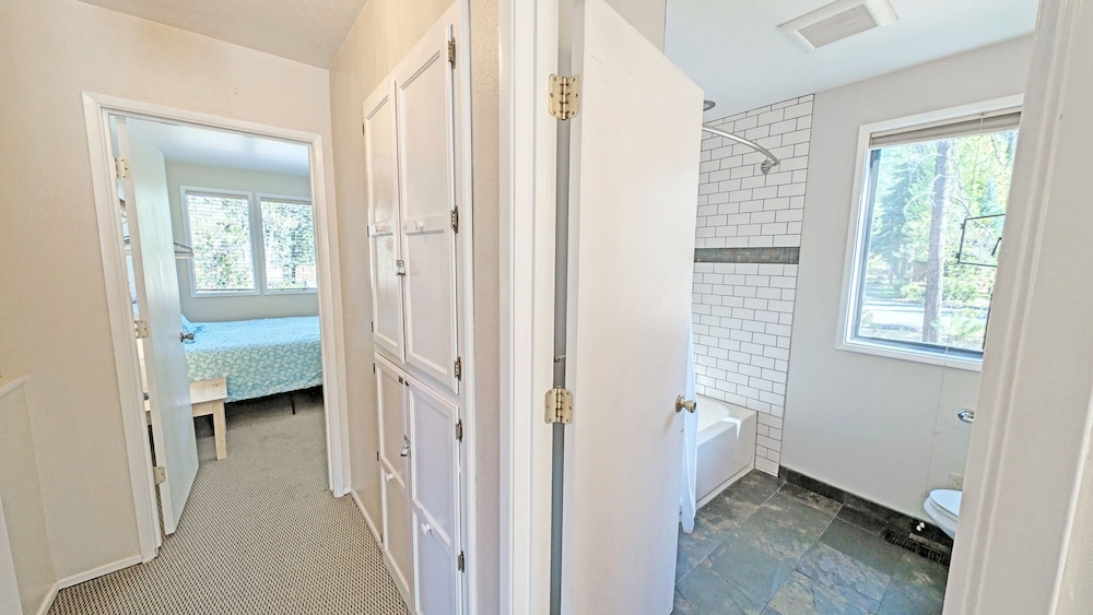 Whistling Swan 8 4 Bedroom Home