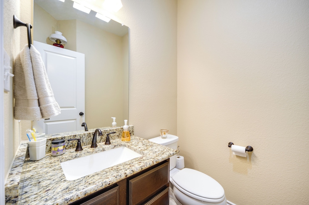 Family-friendly Johnson City Home Near State Parks