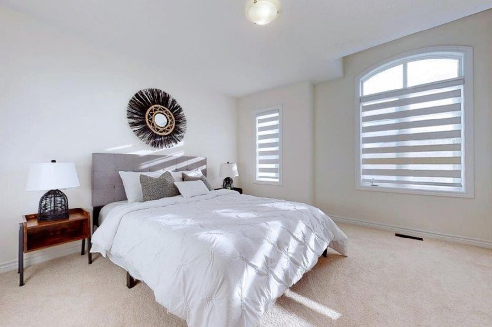 Georgina. New 4 Bedroom House Near Lake Simcoe