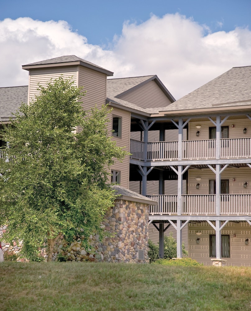 Hotel Club Wyndham Tamarack - Image 1