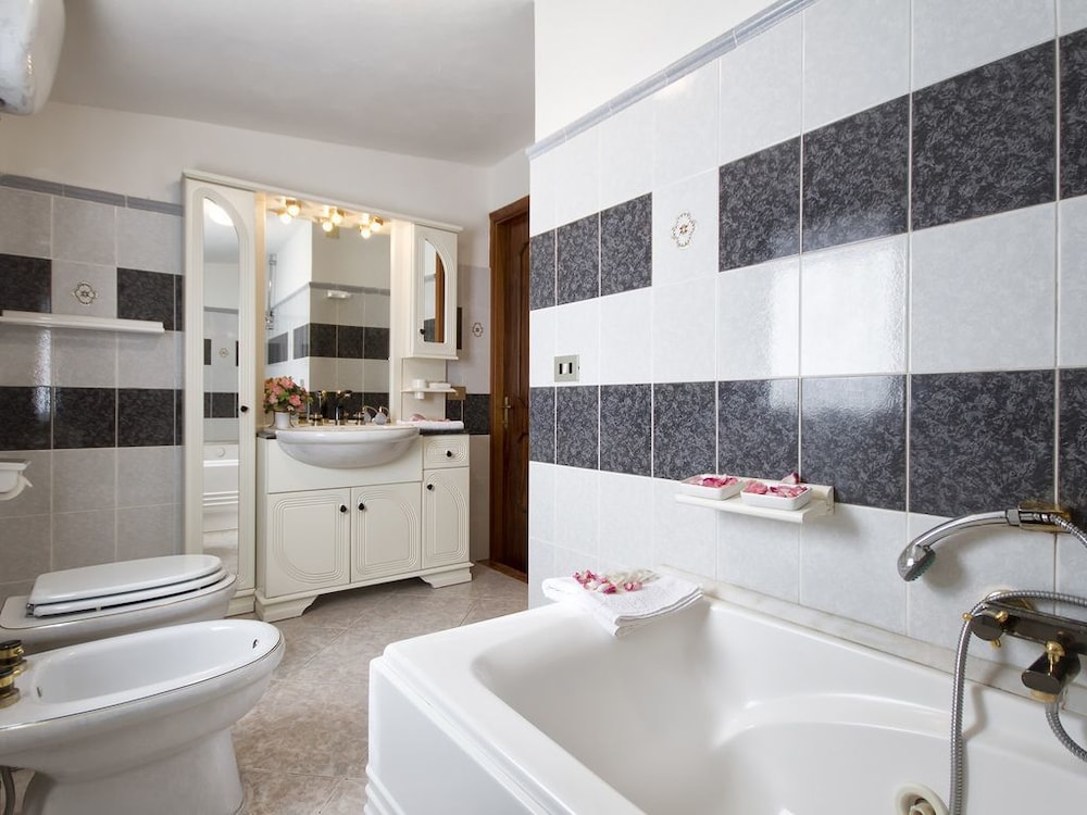 B&b Rooms Urzulei