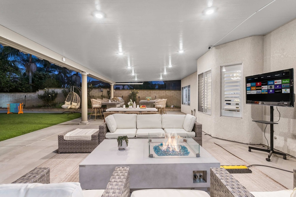 Luxury Pool Home w Theater Games Mountain View