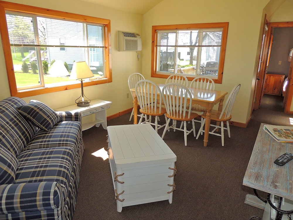 Angel Rock Waterfront Cottages and Vacation Homes