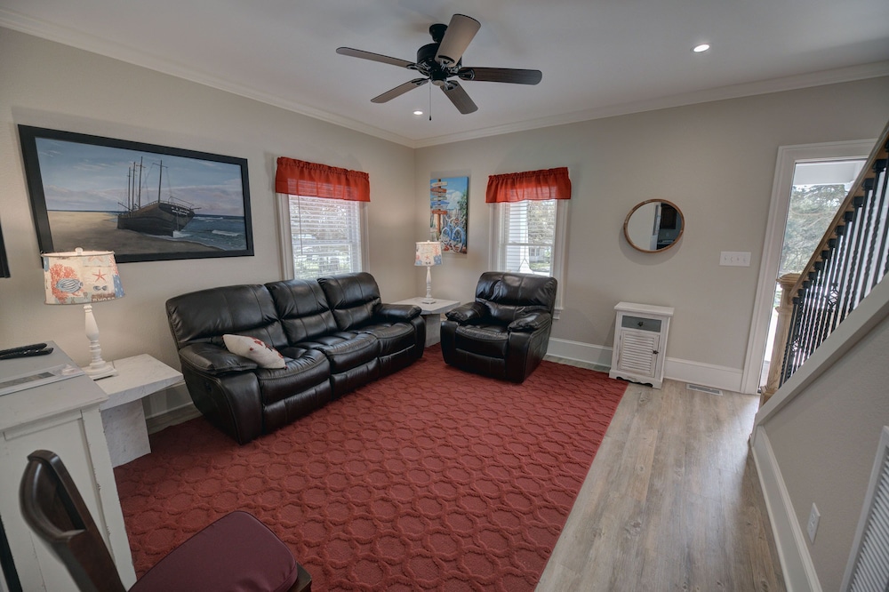 Outer Banks Motel - Village Accommodations
