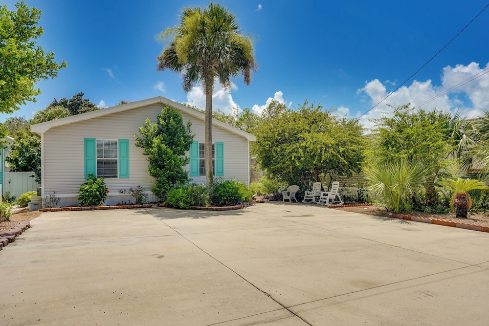 2 Blocks to Beach! Family-friendly Home in PCB