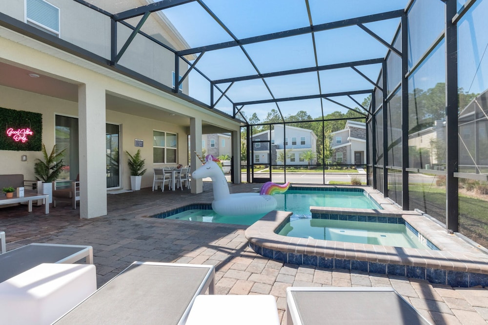 Gorgeous 9bedroom Home Private Pool Game Theater
