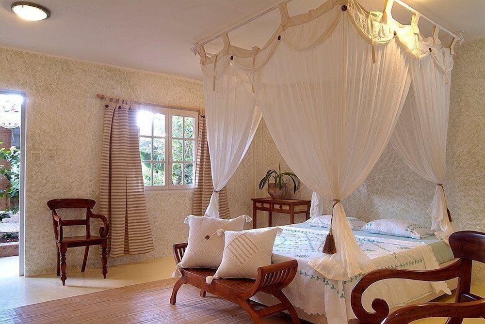 Bougainvilla Hotel