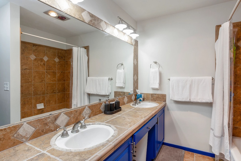 Stag Lodge at Deer Valley Resort - Three Bedroom Residence with Spa #9 3 Condo