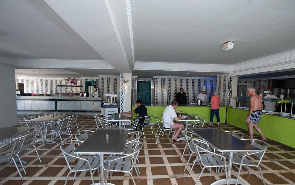 Hotel Riviera - Family Only